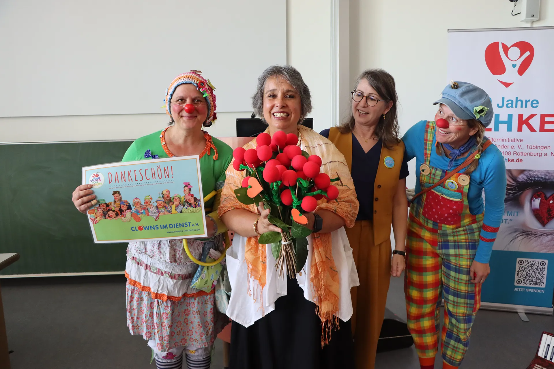 Die Clowns im Dienst mit Mita Ettischer